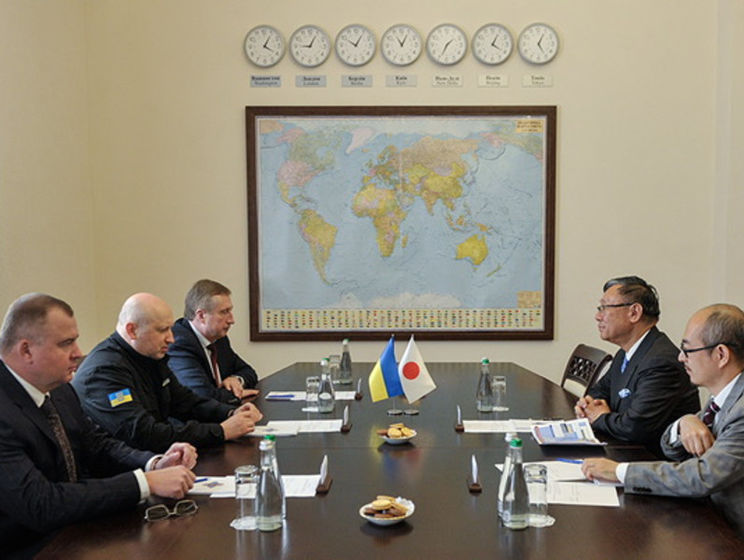 Турчинов обговорив із послом Японії в Україні ситуацію на Донбасі і співробітництво у військово-технічній сфері