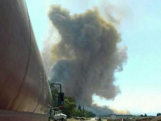 В окрестностях военного аэродрома города Хама в Сирии произошли мощные взрывы