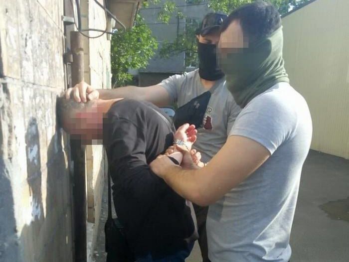 В Донецкой области СБУ разоблачила на взятке начальника одного из таможенных постов Госфискальной службы