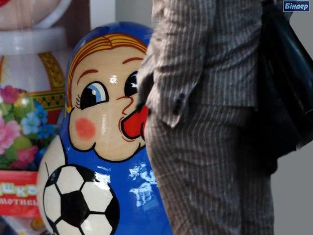 Соцсети отреагировали на российскую "матрешку-шалунью", сделанную к чемпионату мира по футболу