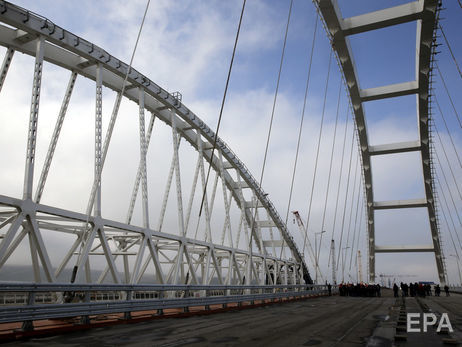 Милов: Под Россией у Крыма экономических перспектив нет, хоть 10 мостов постройте