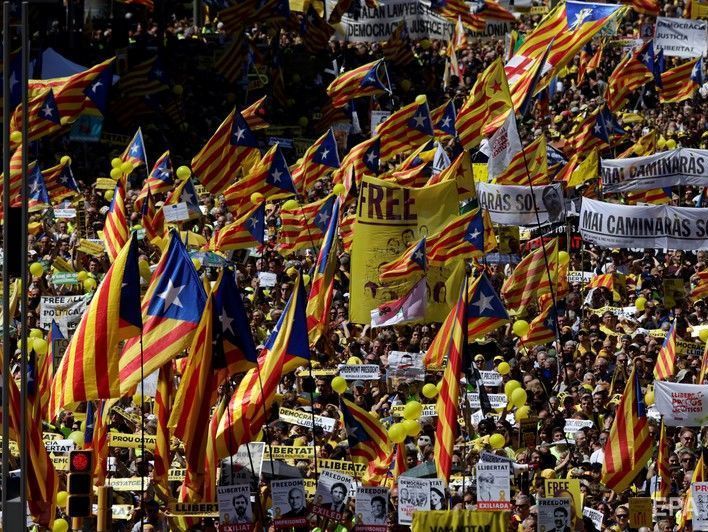 Іспанська розвідка звинуватила Росію в підтримці сепаратистів Каталонії