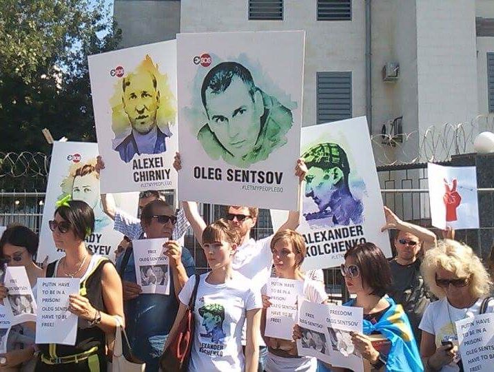 1 та 2 червня активісти планують провести глобальну акцію на підтримку Сенцова