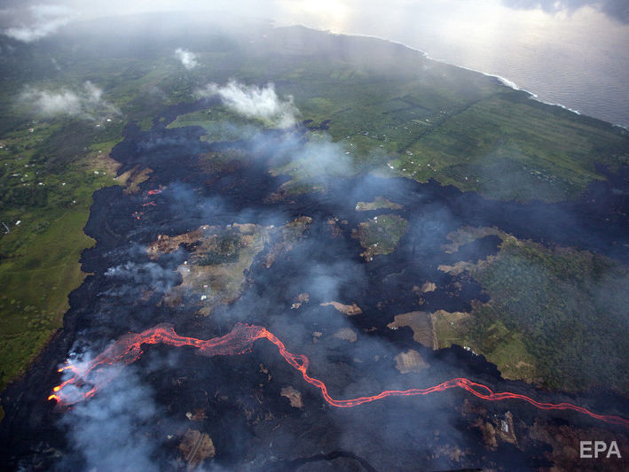 На Гавайях лава вулкана Килауэа может уничтожить последний путь для эвакуации населения