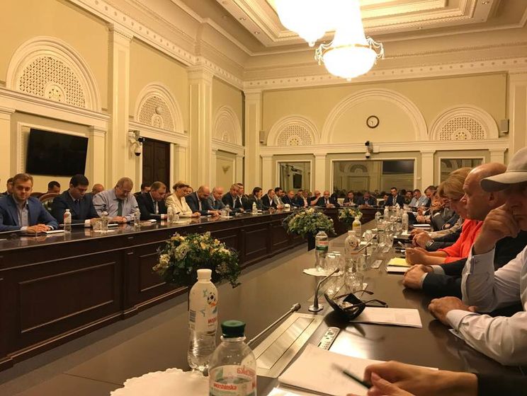 Ирина Геращенко: Порошенко призвал фракцию БПП поддержать закон об антикоррупционном суде