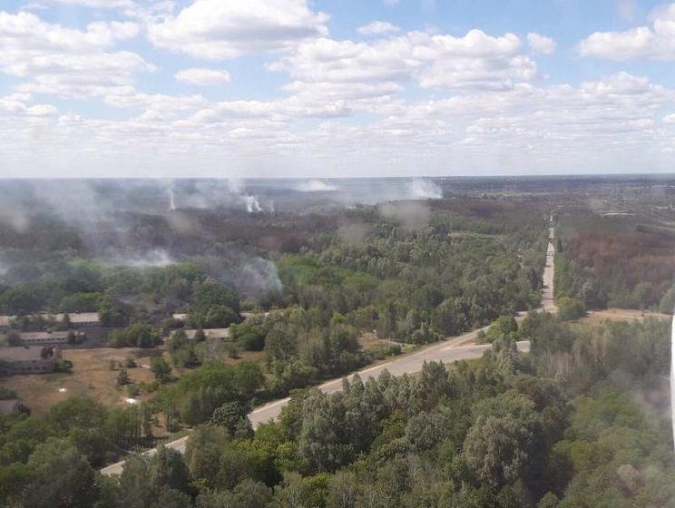 У Чорнобильській зоні продовжують горіти два окремі осередки &ndash; ДСНС