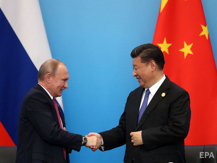 ﻿Сі Цзіньпін подарував Путіну статуетку з обличчям російського лідера
