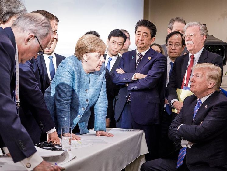 Фотография Трампа и Меркель с саммита G7 стала поводом для фотожаб