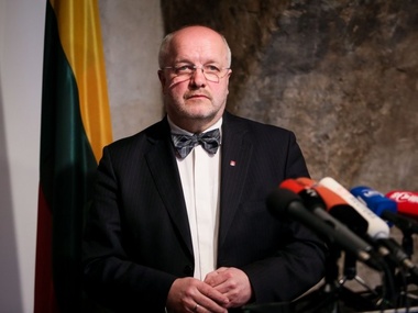 Министр обороны Литвы: Россия может вторгнуться в страны Балтии для "защиты прав русскоязычных"