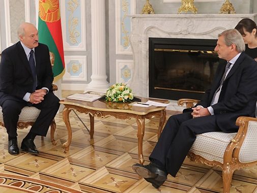 ﻿Лукашенко заявив єврокомісару Гану, що готовий на політреформу заради економічного співробітництва з ЄС