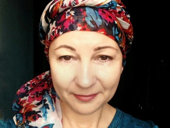 ﻿Журналістка Яна Сєдова бореться з онкологічним захворюванням і просить небайдужих про допомогу