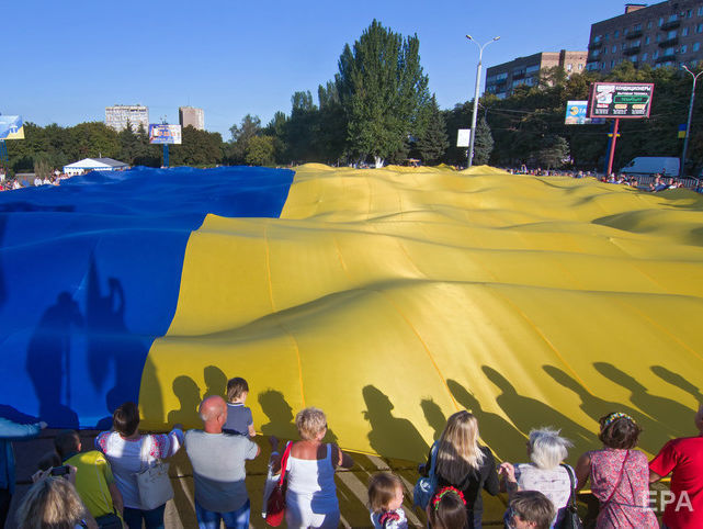 Больше всего от следующего президента украинцы ожидают прекращения боевых действий на Донбассе – опрос