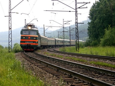 В Днепропетровской области неизвестные обстреляли поезд