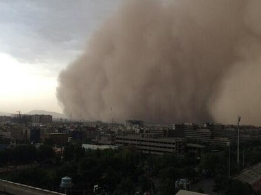 В Иране в песчаной буре погибли четыре человека