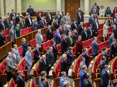 Рада досрочно прекратила депутатские полномочия Порошенко
