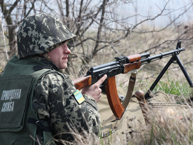 Ночью боевики обстреляли пункт пропуска "Мариновка" в Донецкой области