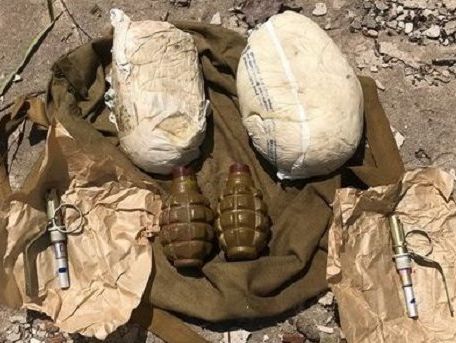 СБУ в Запорожье нашла тайник с двумя килограммами пластида и двумя гранатами Ф-1
