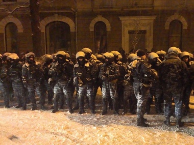 Оппозиция насчитала в центре Киева более 15 тысяч правоохранителей