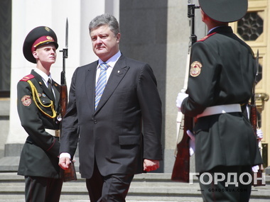 Первую официальную встречу президент Порошенко провел с премьер-министром Канады