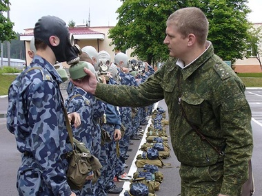 Крымских школьников отправили на отдых в военную часть в России
