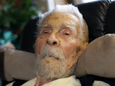 В Нью-Йорке скончался старейший мужчина в мире