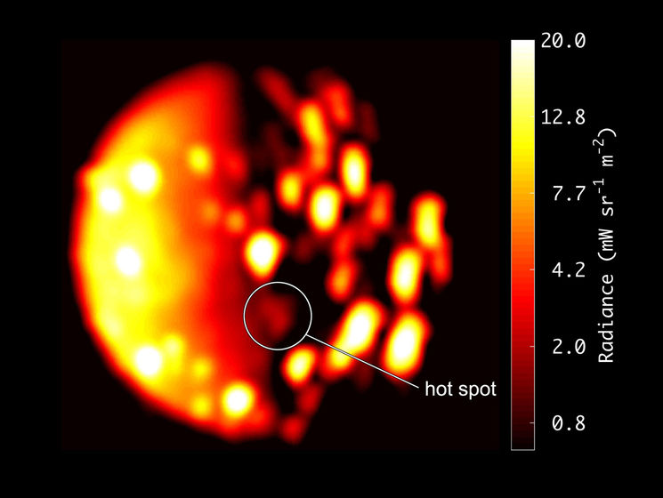 ﻿Космічна станція NASA "Юнона", можливо, знайшла новий вулкан на супутнику Юпітера