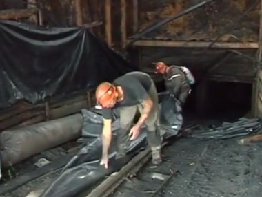 Прокуратура расследует причины аварии на нелегальной шахте в Донецкой области