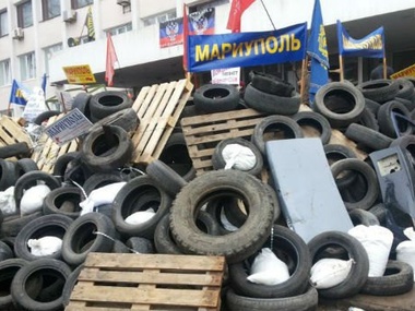 В Мариуполе Донецкой области разбирают баррикады ДНР