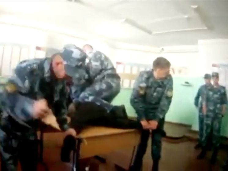 ﻿"Новая газета" опублікувала запис тортур у колонії Ярославля. Відео