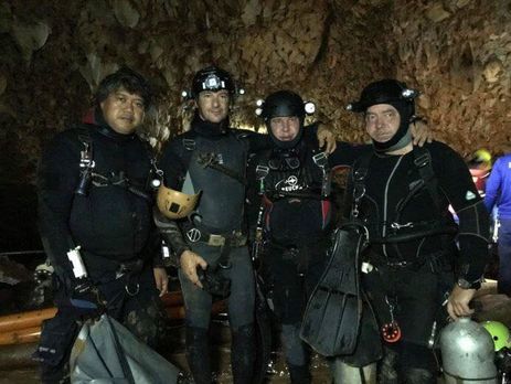 Украинский дайвер о спасении детей из пещеры в Таиланде: Они не умели плавать. Их выносили обездвиженных, в полнолицевых масках