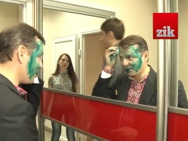 Ляшко облили зеленкой перед телестудией во Львове
