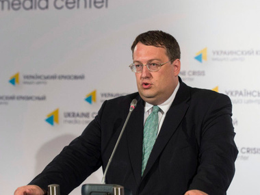 Советник главы МВД Геращенко: Президент пытается привлечь здравые силы Донбасса к мирному урегулированию