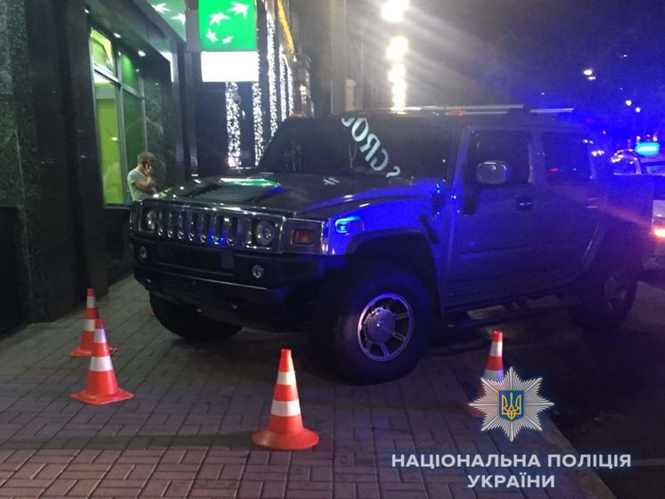 Суд арестовал водителя Hummer, сбившего насмерть 10-летнюю девочку в Киеве