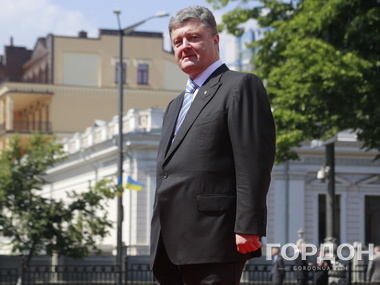 Порошенко: До 27 июня украинские силовики первыми стрелять не будут 