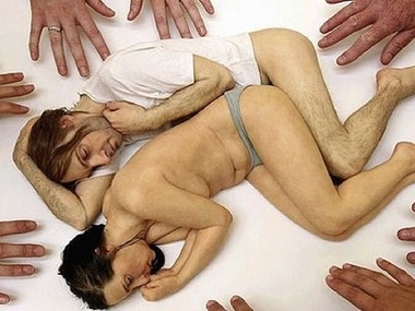 Австралиец создает реалистичные скульптуры людей-гигантов. Фоторепортаж