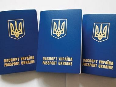 Для поездок в Россию с 2015 года понадобится загранпаспорт