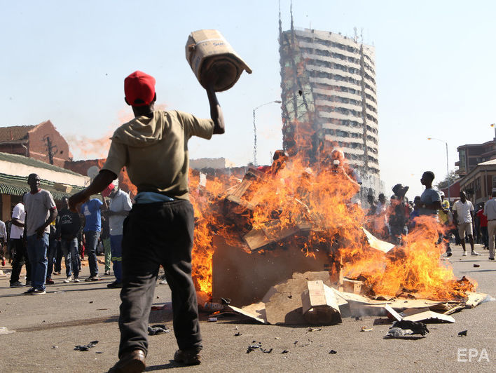 Во время разгона военными акций протеста в Зимбабве погибли три человека