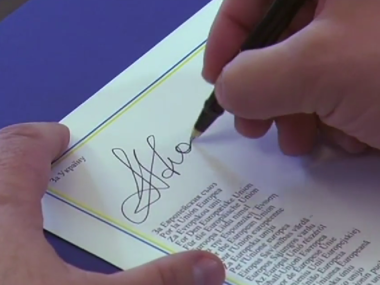 Порошенко подписал Соглашение об ассоциации с ЕС / Гордон