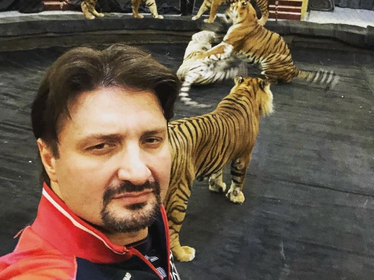 ﻿"Я подумки сказав собі: "От і все!" На російського дресирувальника Едгарда Запашного під час виступу мало не напала тигриця
