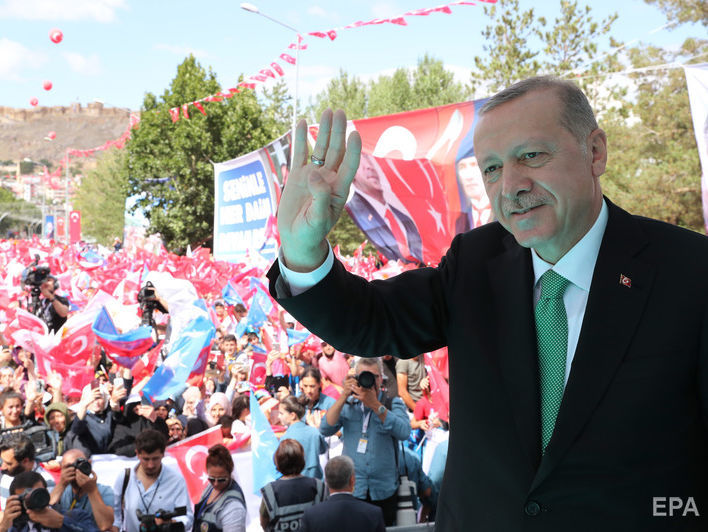 ﻿"У них долари, у нас Господь". Ердоган закликав співвітчизників міняти долари і золото на ліри