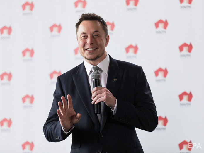 Акционеры Tesla подали в суд на Маска