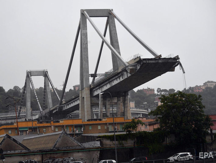 На месте обрушения моста в Генуе идет спасательная операция. Трансляция