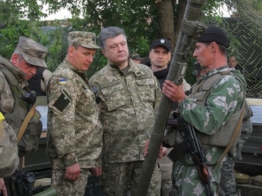 Порошенко: Украина увеличит объемы производства оружия