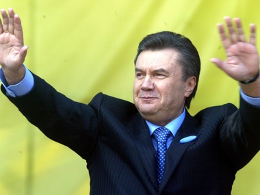 Чорновил, Москаль, Голуб, Зварич, Оробец, Кильчицкая и другие поздравили Януковича с днем рождения