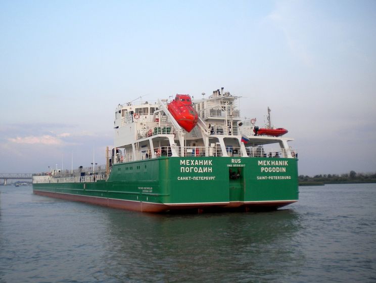 ﻿Російські судновласники припиняють перевезення вантажів в Україну після затримання танкера у Херсоні – Reuters