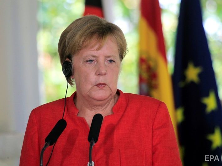 ﻿Меркель заявила, що не очікує конкретних результатів від зустрічі з Путіним
