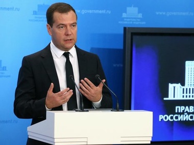 Медведев: Оборонная промышленность РФ пострадает из-за ситуации в Украине
