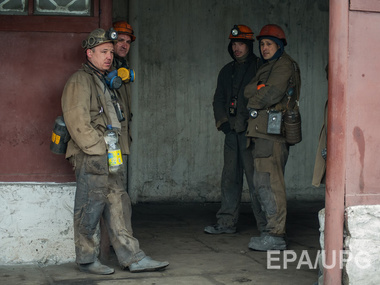 Донецкая ОГА: Заблокированных в шахте "Трудовская" горняков подняли на поверхность