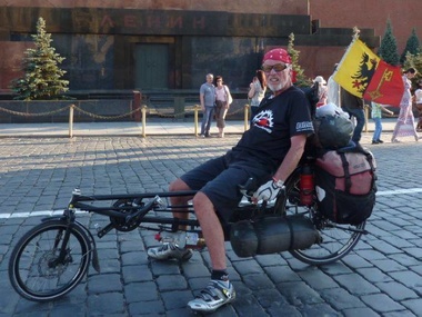 Объехав более 60 стран, известный велопутешественник из США трагически погиб в России 
