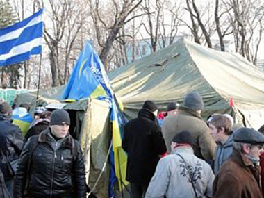 Антимайдан в Киеве митингует, но уже постепенно сворачивается